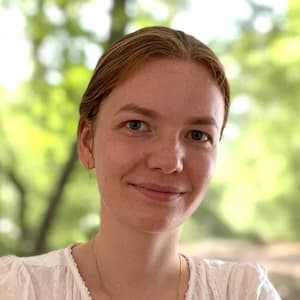 Input photo of a woman for the AI baby generator