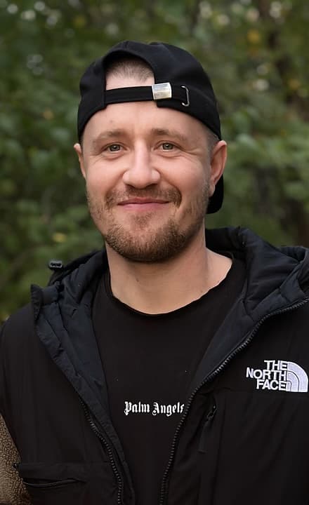 couple photo AI: original male photo for morning scene