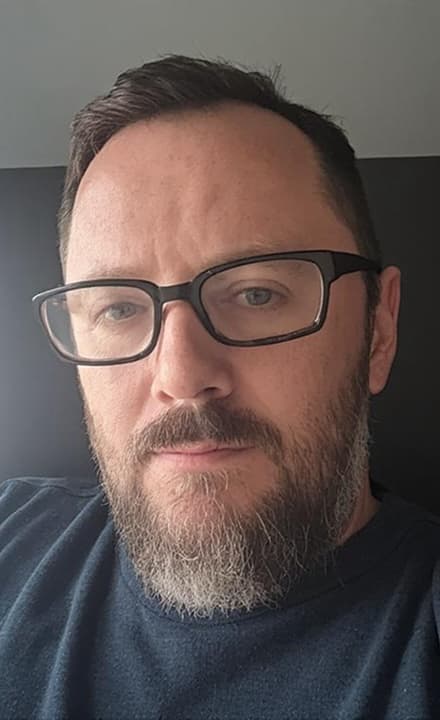 before and after: man's selfie for sweater look