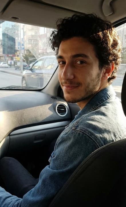 unique valentine gifts: man's selfie for balloon shot