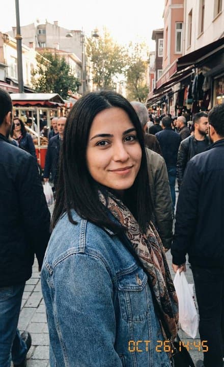 unique valentine gifts: woman's selfie for morning surprise